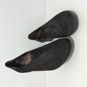 Mephisto black suede AirJet Figura slip-on loafer woman's size 7.5